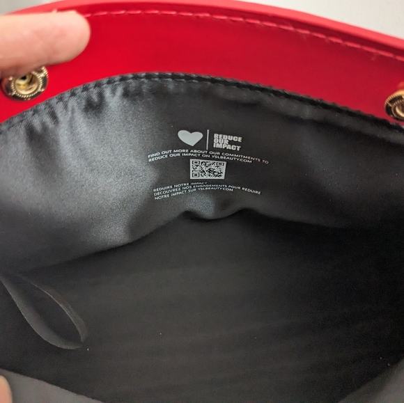 Yves Saint Laurent - Picture 8 of 10